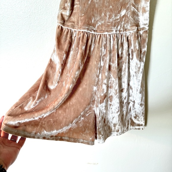 Hollister | Velvet Romper in Gold Blush | Size XS - Picture 7 of 11